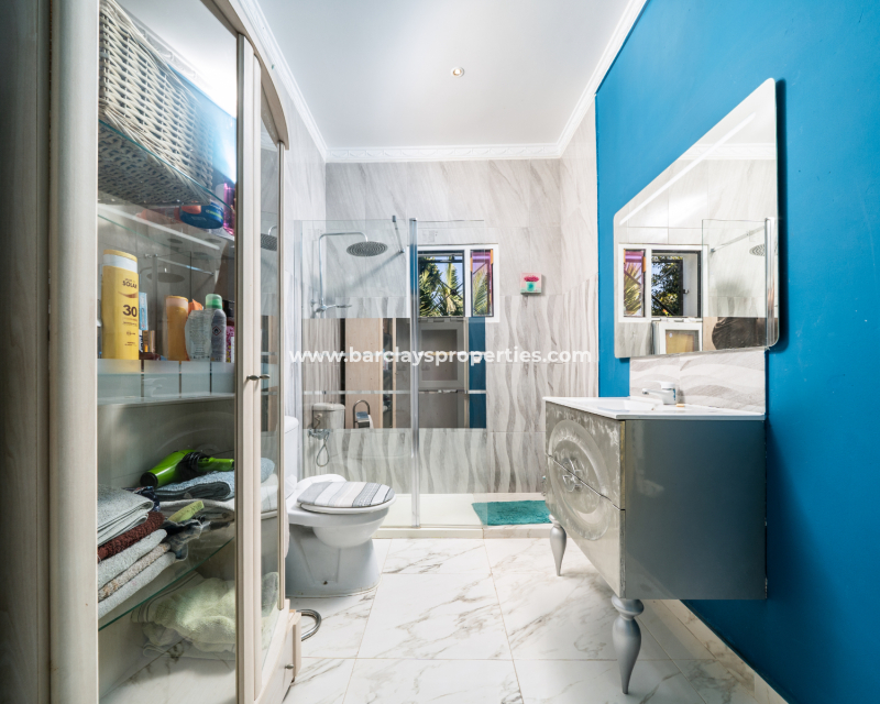 Venta - Chalet Independiente - Urb. La Marina