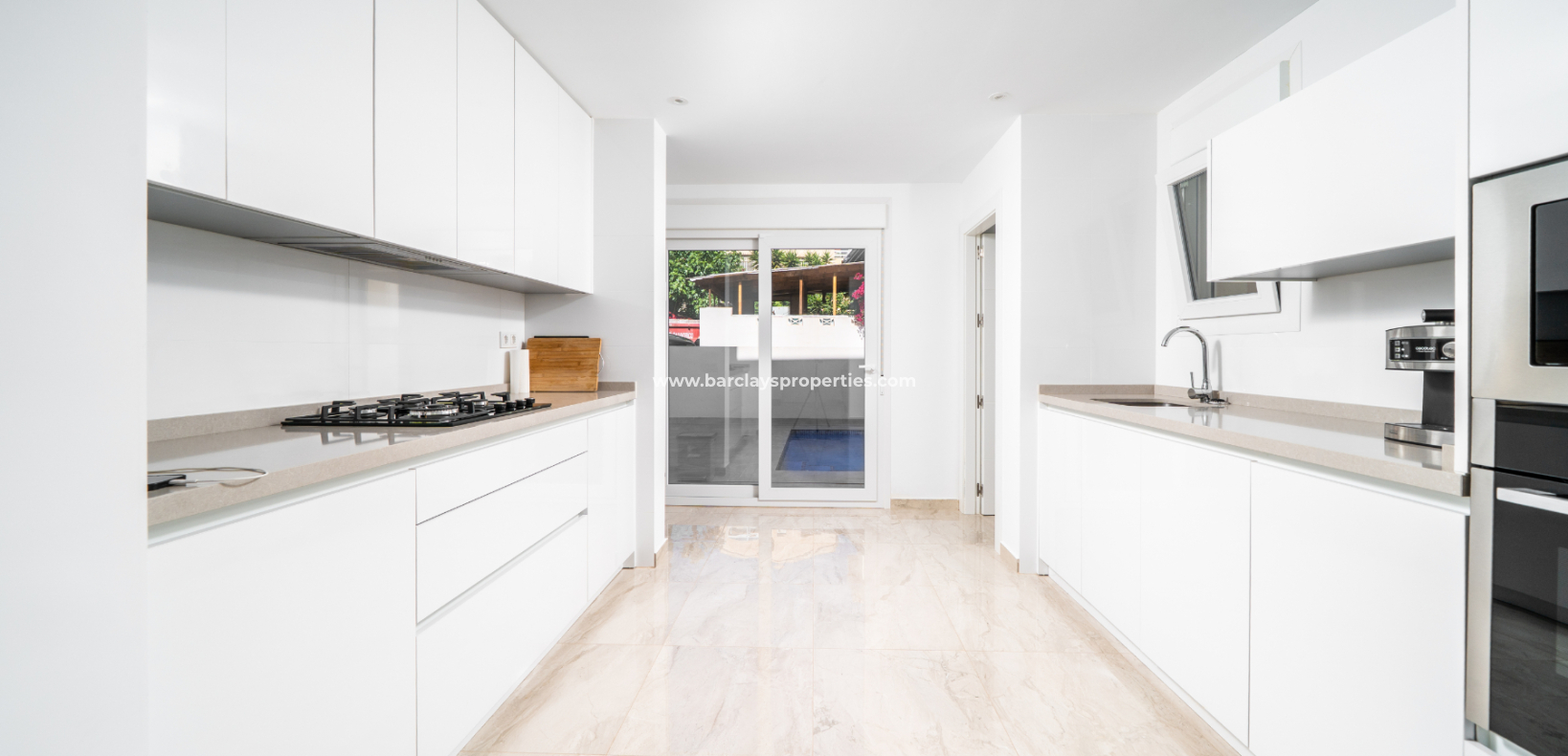Venta - Chalet Independiente - Urb. La Marina