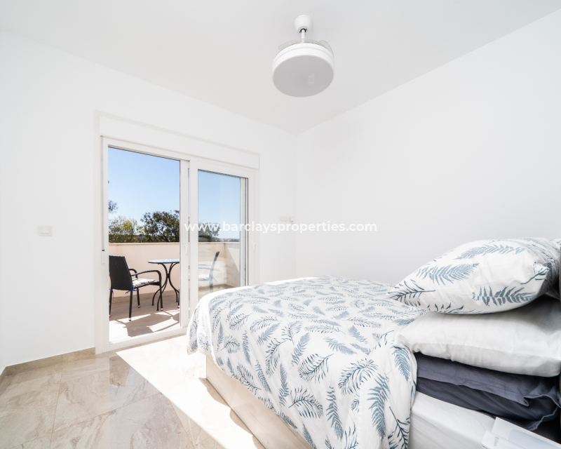 Venta - Chalet Independiente - Urb. La Marina