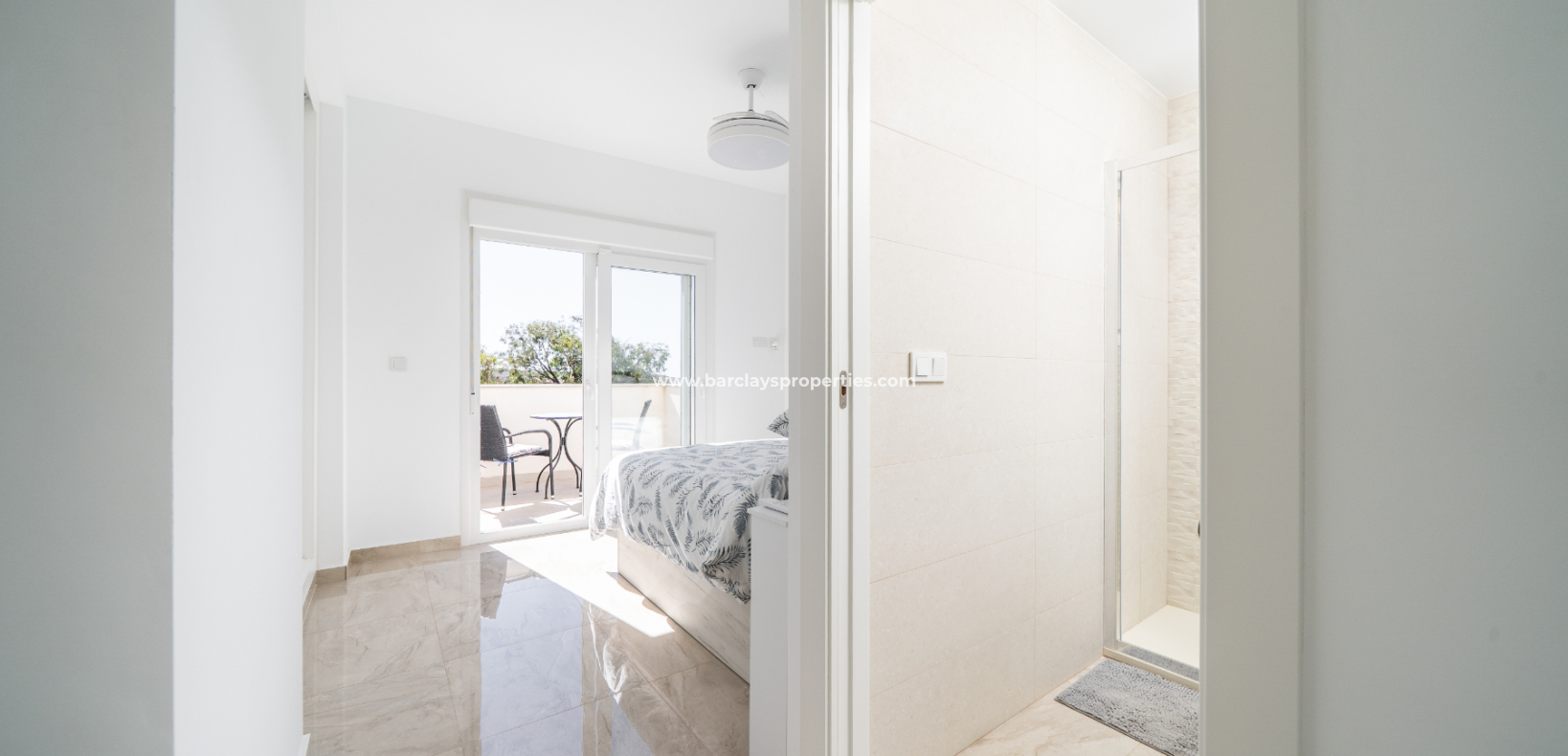 Venta - Chalet Independiente - Urb. La Marina