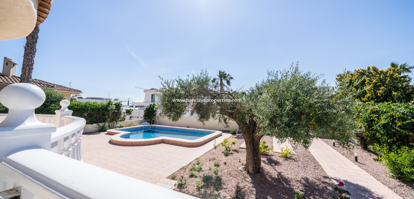 Venta - Chalet Independiente - Urb. La Marina