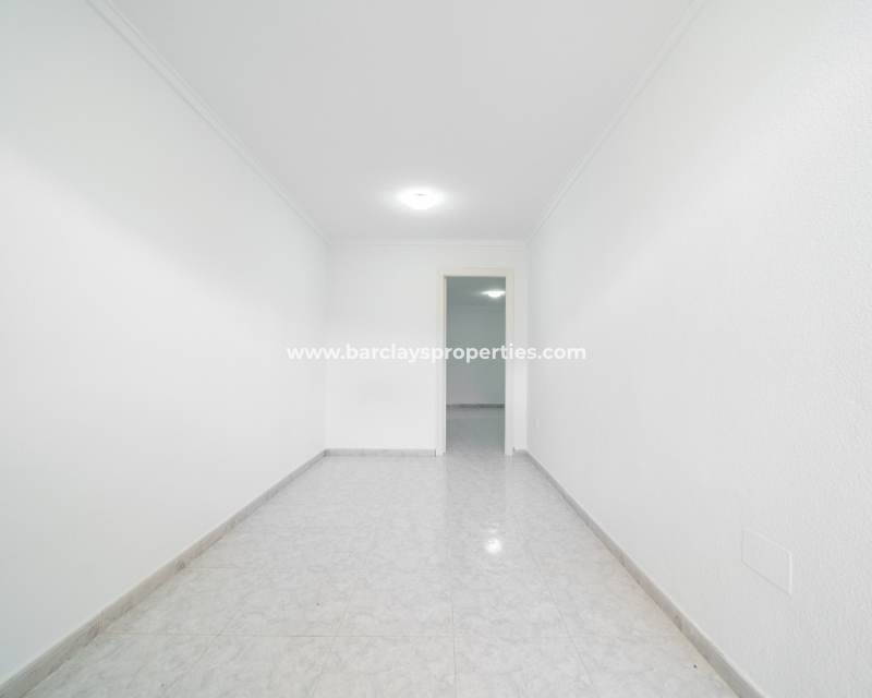 Venta - Chalet Independiente - Urb. La Marina