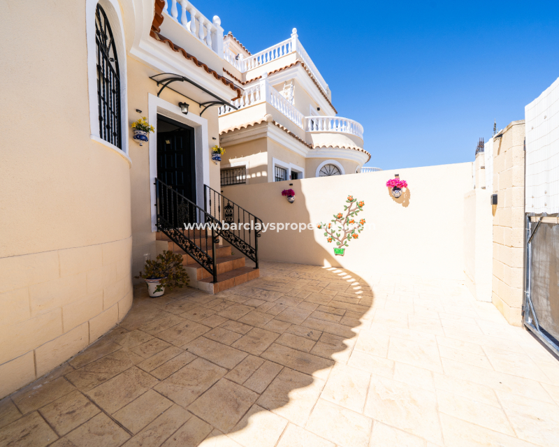 Venta - Chalet Independiente - Urb. La Marina