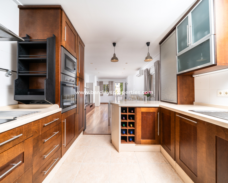 Venta - Chalet Independiente - Urb. La Marina