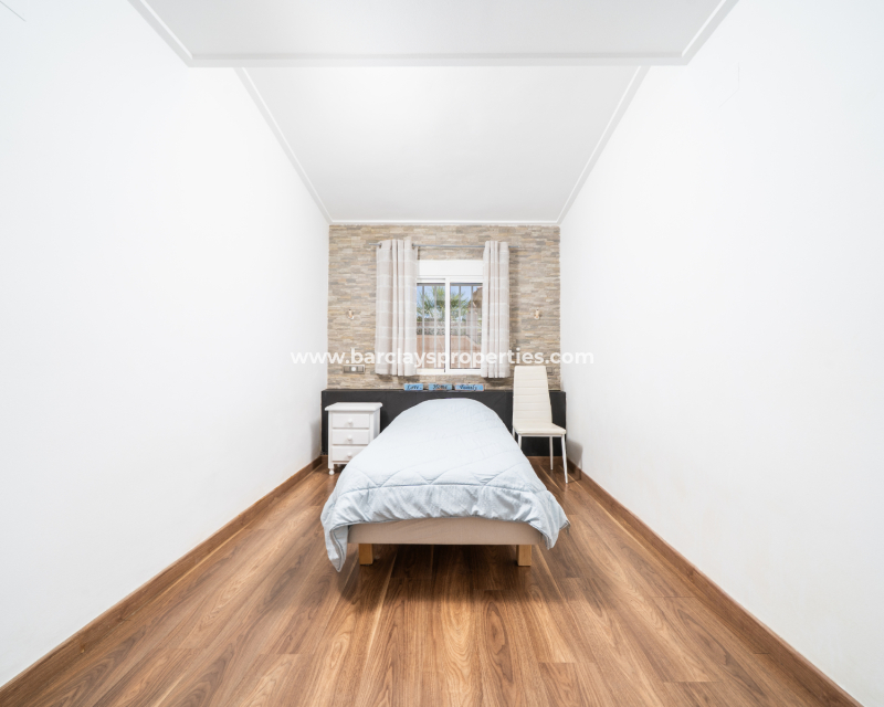Venta - Chalet Independiente - Urb. La Marina