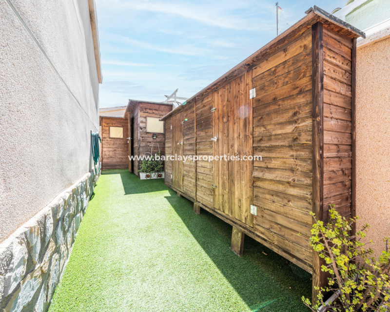 Venta - Chalet Independiente - Urb. La Marina