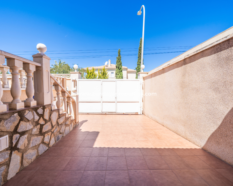Venta - Chalet Independiente - Urb. La Marina