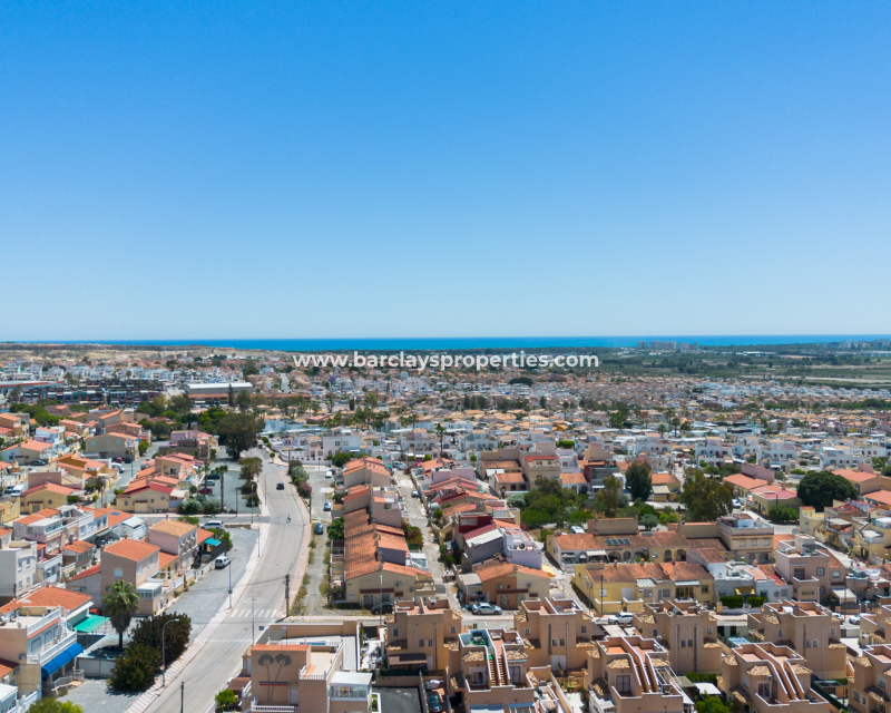 Venta - Chalet Independiente - Urb. La Marina