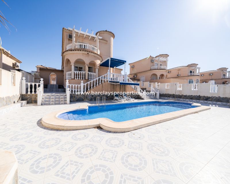 Venta - Chalet Independiente - Urb. La Marina