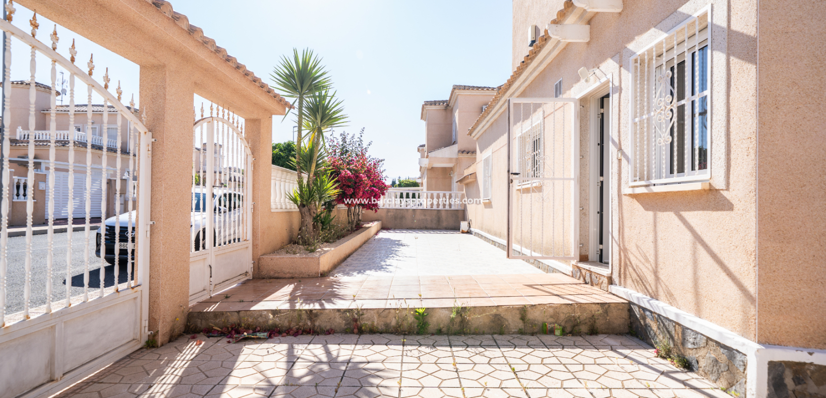 Venta - Chalet Independiente - Urb. La Marina