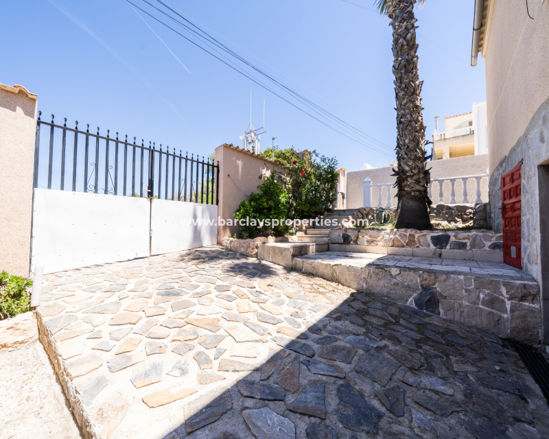 Venta - Chalet Independiente - Urb. La Marina