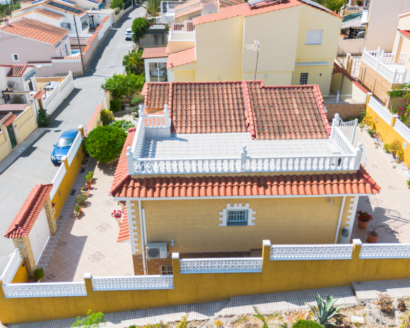 Venta - Chalet Independiente - Urb. La Marina