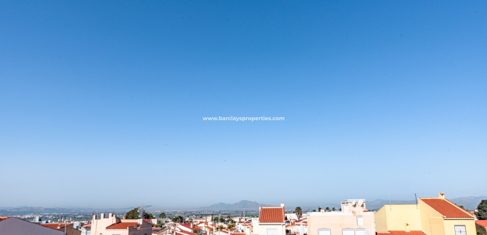 Views - Onroerend goed te koop in La Marina, Spanje met uitzicht op zee