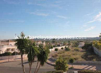 Views - Vrijstaande villa te koop in Urb. La Marina, met zwembad