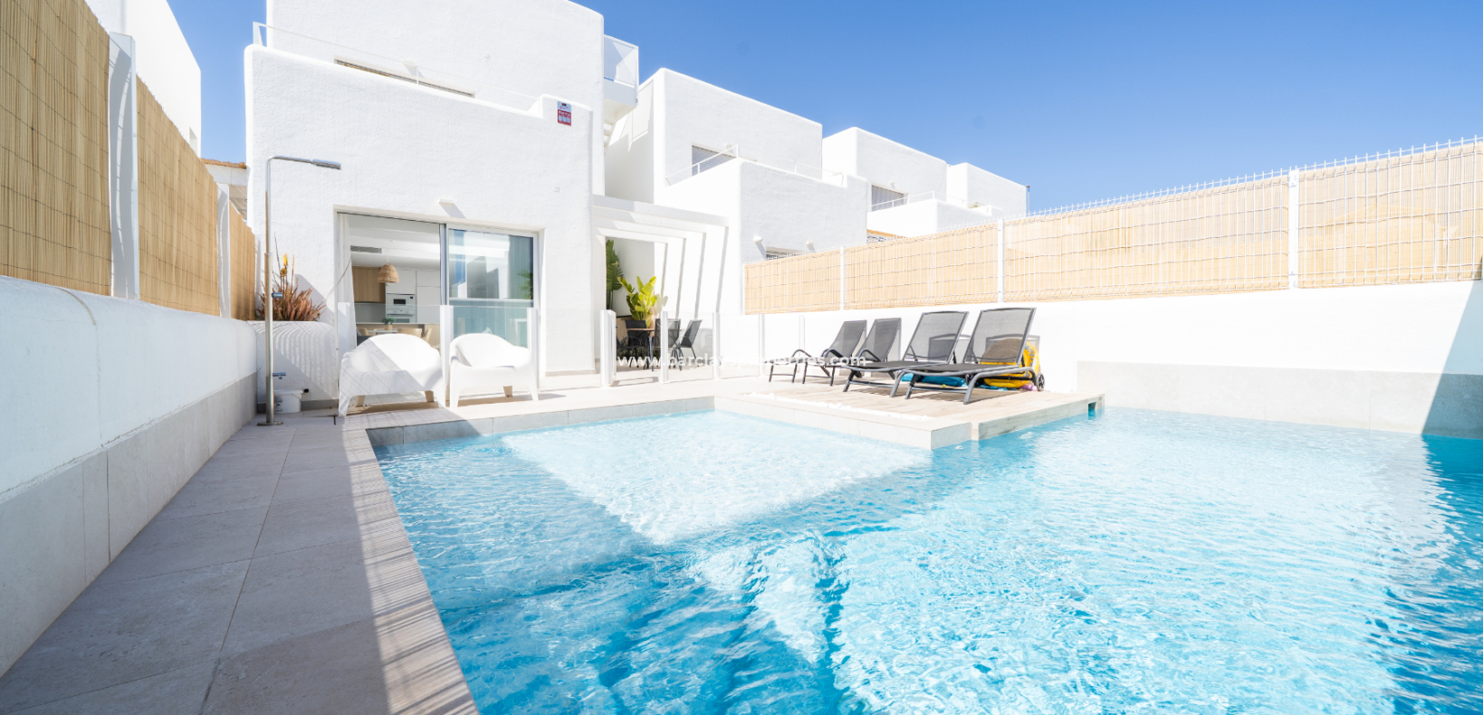 Villa à vendre à Alicante avec piscine privée
