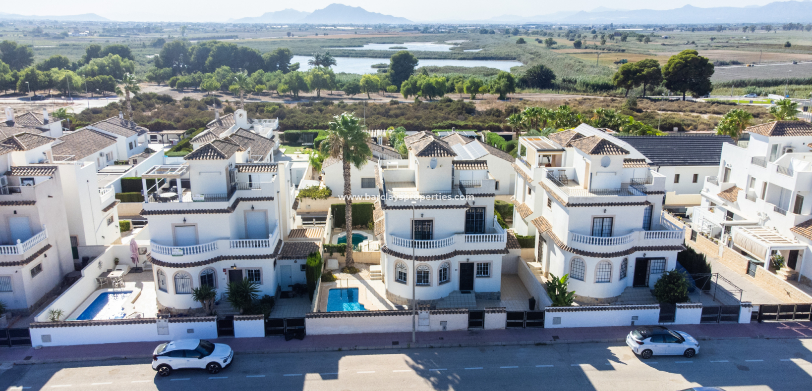 Villa independiente en venta en La Marina