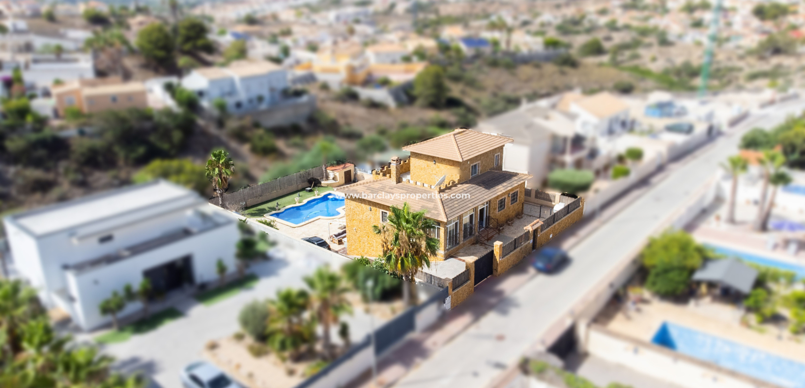 Villa med pool till salu på Costa Blanca