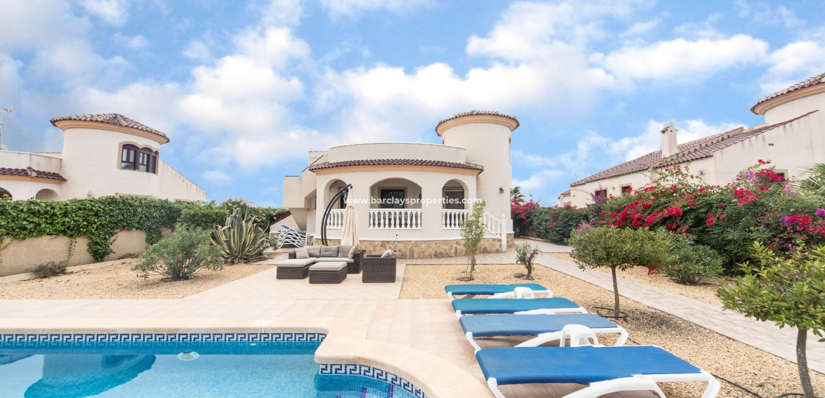 Villa te koop in Urb La Marina