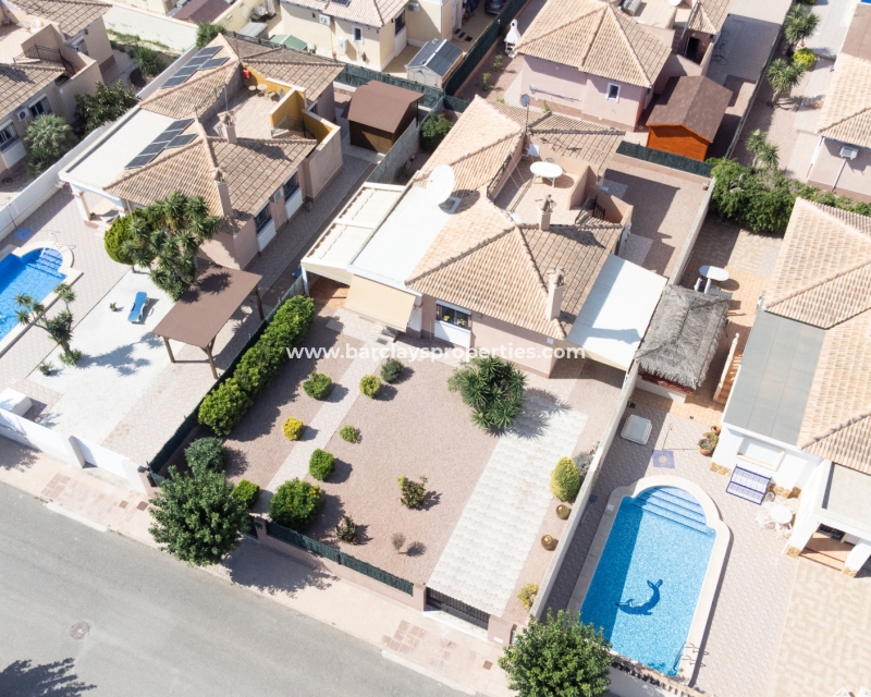 Villa till salu i Alicante, Urb La Marina