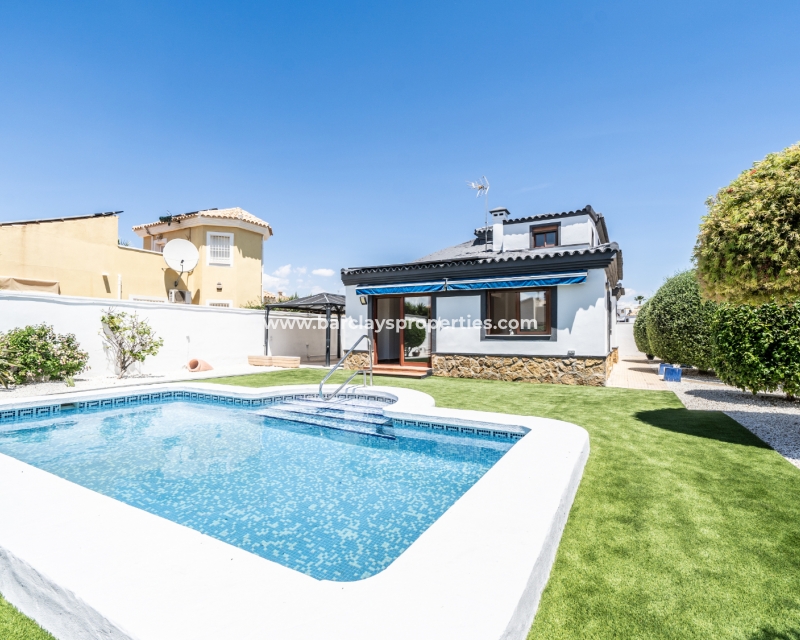 Villa zum Verkauf in Alicante