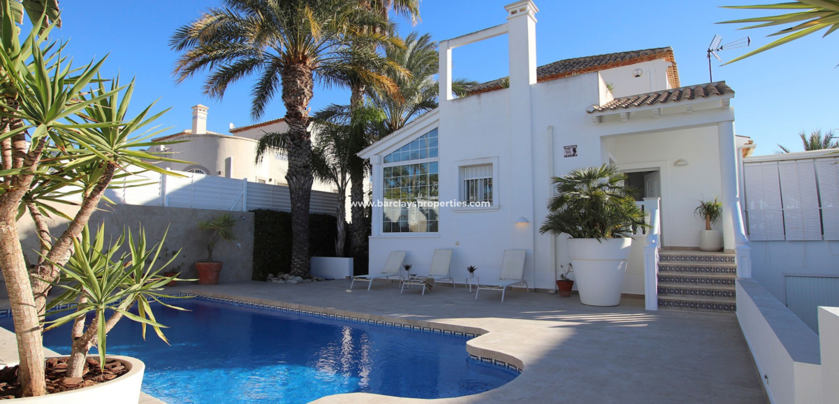 Villa zum Verkauf in La Marina mit privatem Pool
