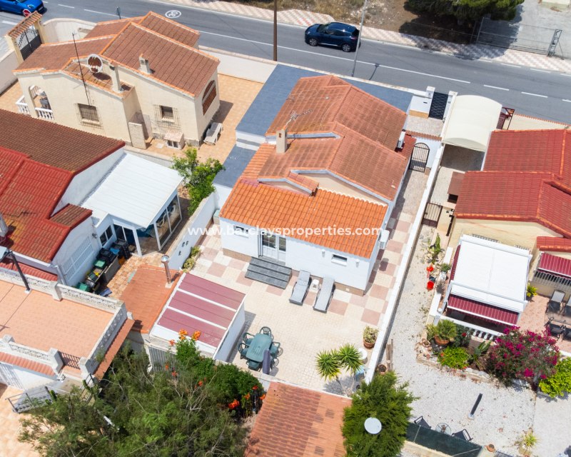 Villa zum Verkauf mit Platz für einen Pool in La Marina