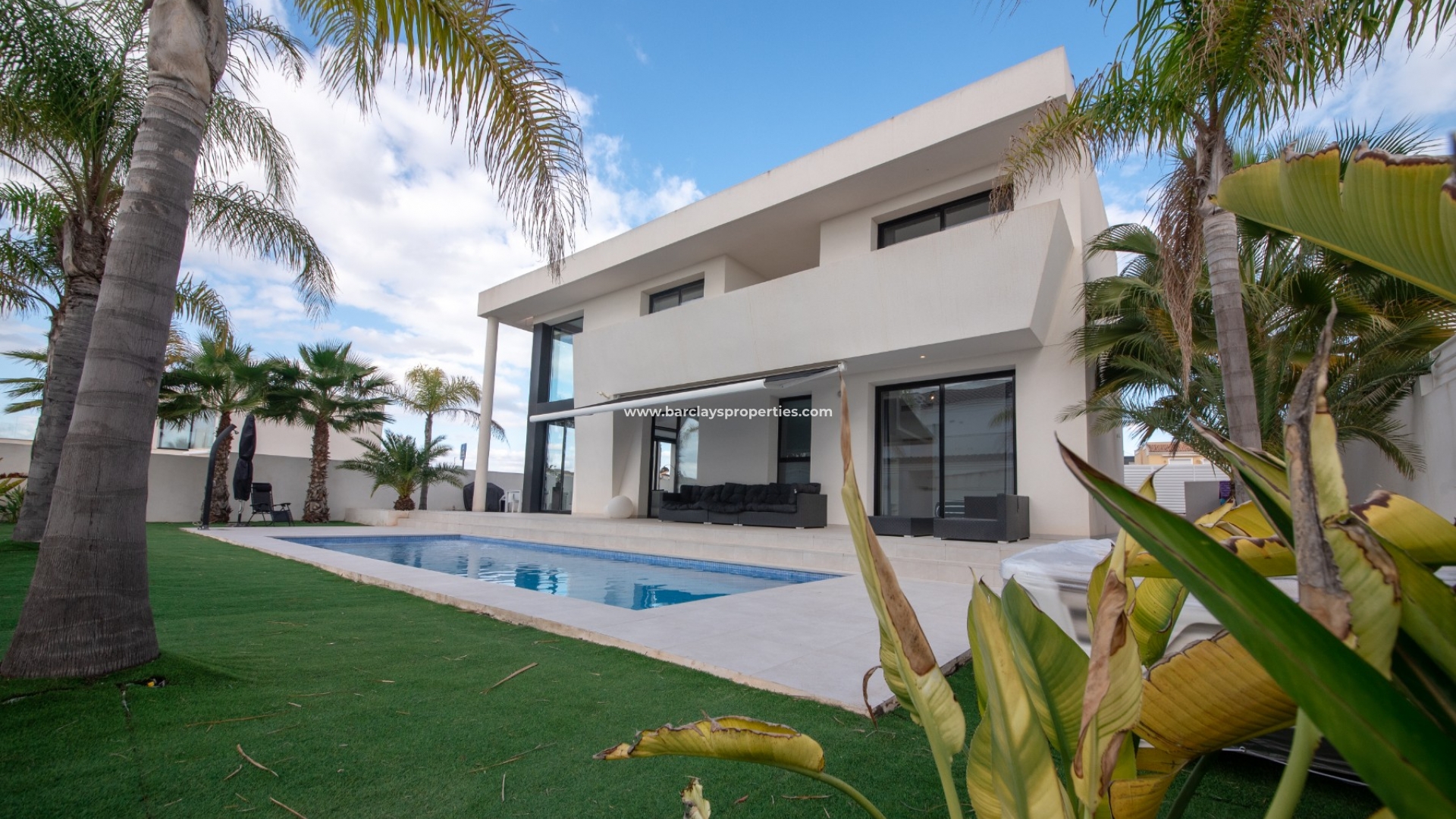 Vrijstaande Villa - Wederverkoop - Urb. La Marina - 4809