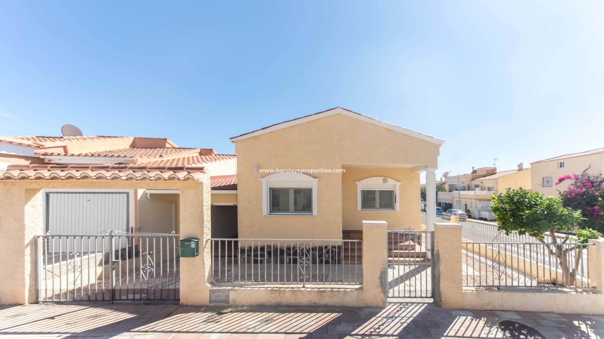 Vrijstaande Villa - Wederverkoop - Urb. La Marina - 5237