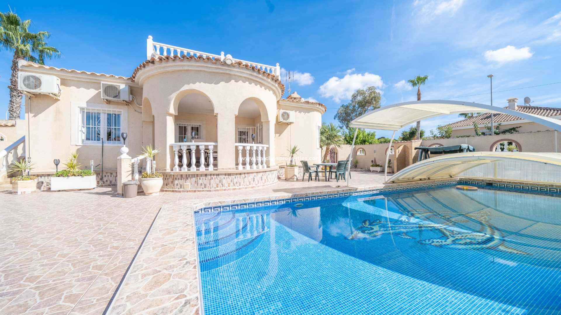 Vrijstaande Villa - Wederverkoop - Urb. La Marina - 5506