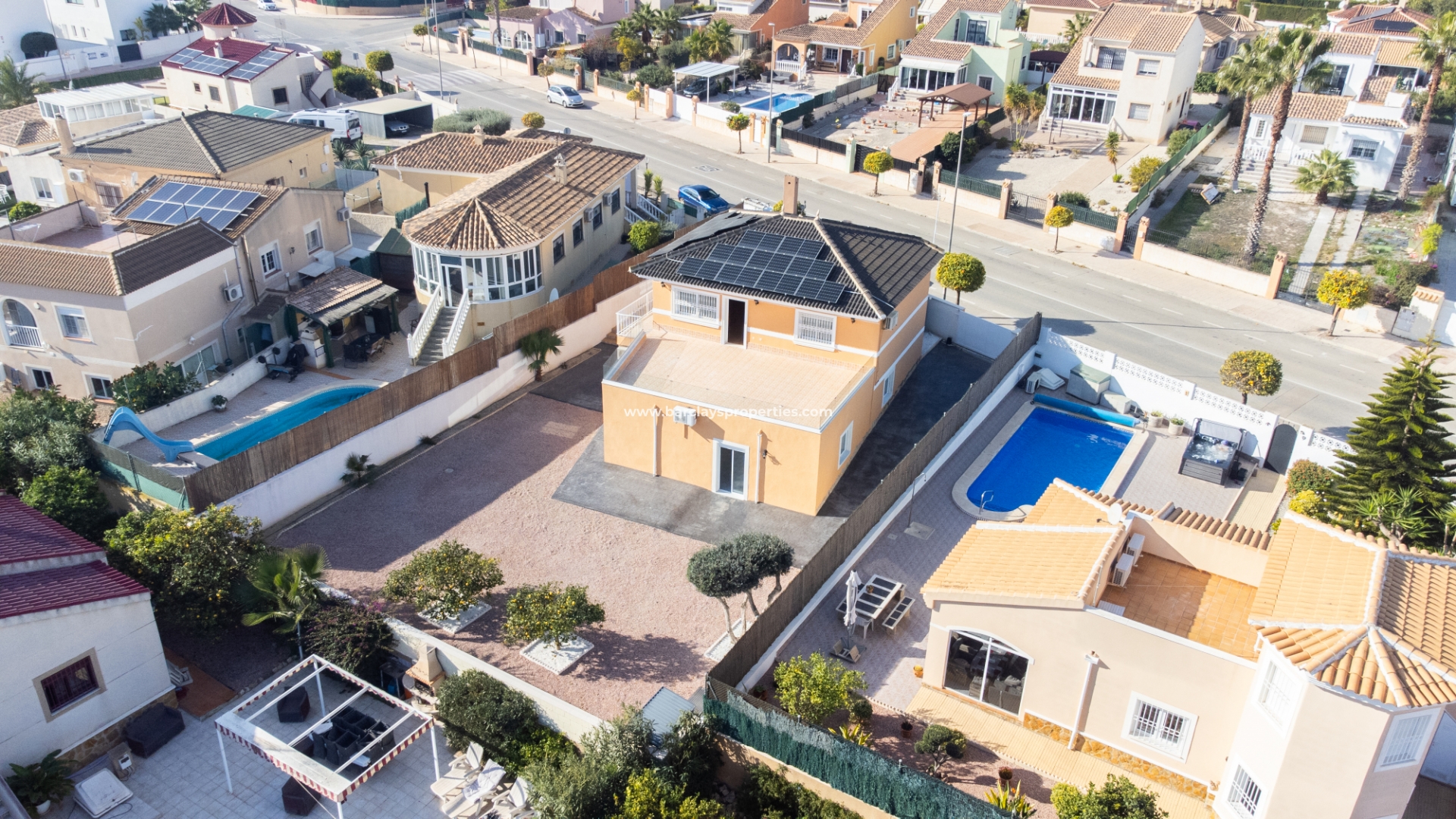 Vrijstaande Villa - Wederverkoop - Urb. La Marina - 5834