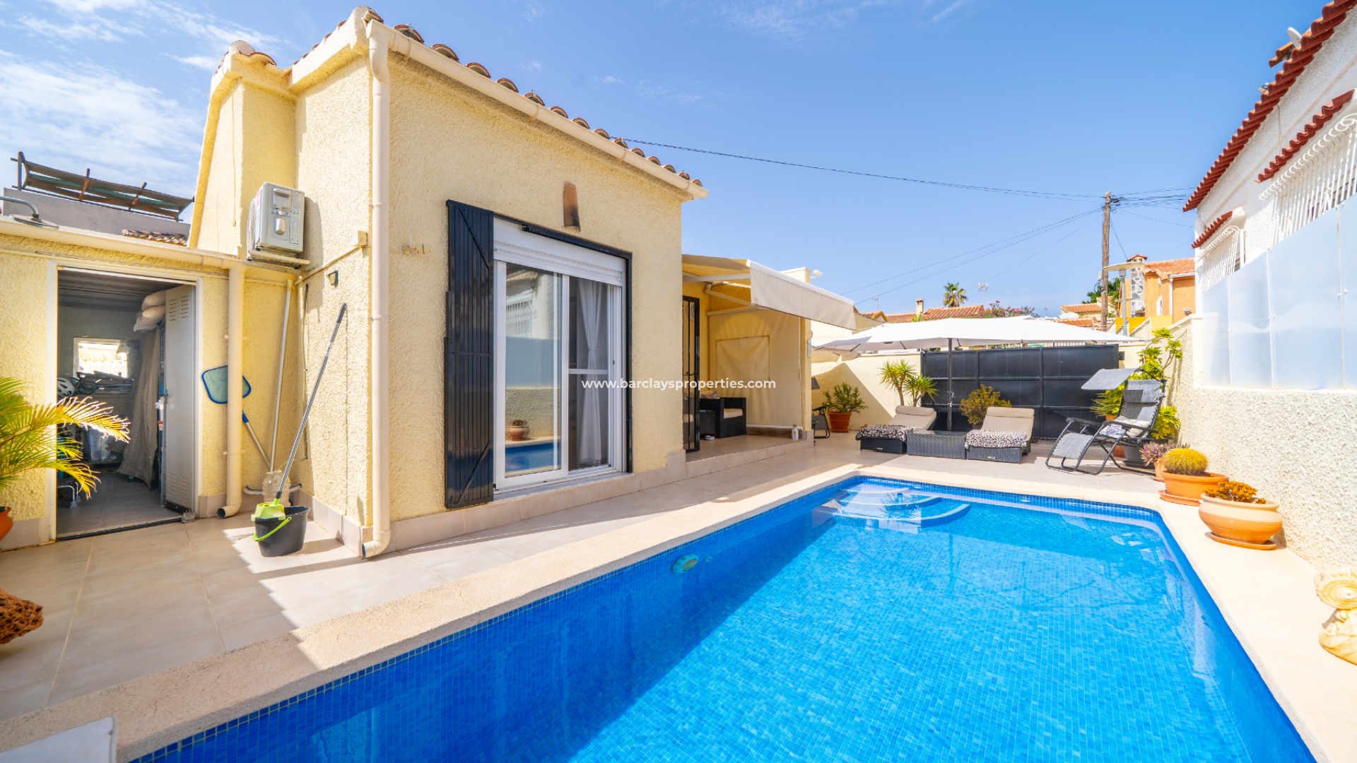 Vrijstaande Villa - Wederverkoop - Urb. La Marina - 6220