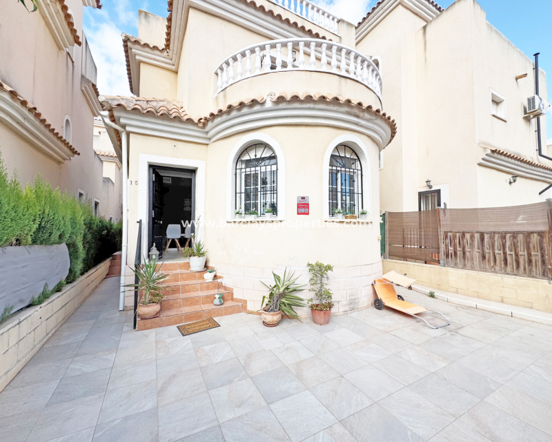 Vrijstaande Villa - Wederverkoop - Urb. La Marina - Urb. La Marina