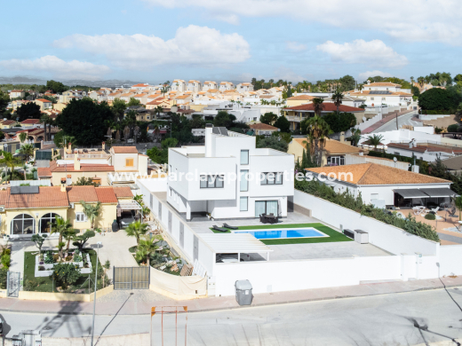 Vrijstaande Villa · Wederverkoop · Urb. La Marina · Urb. La Marina