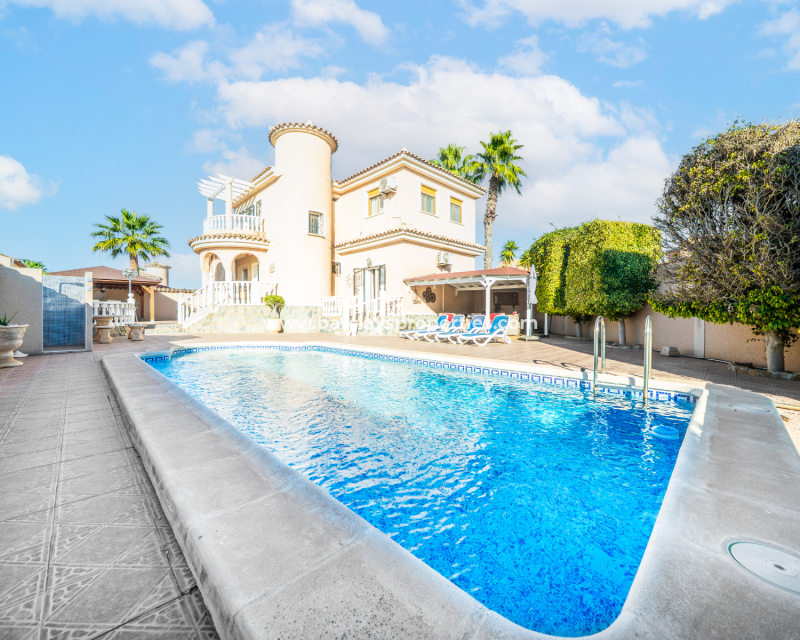 Vrijstaande Villa - Wederverkoop - Urb. La Marina - Urb. La Marina