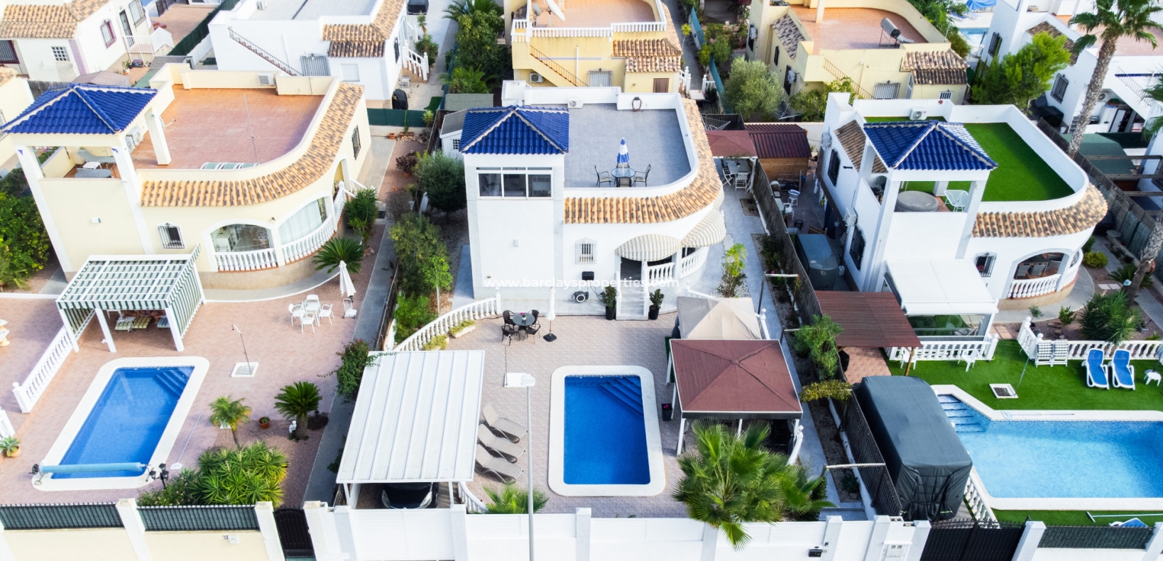 Vrijstaande woning te koop in La Marina