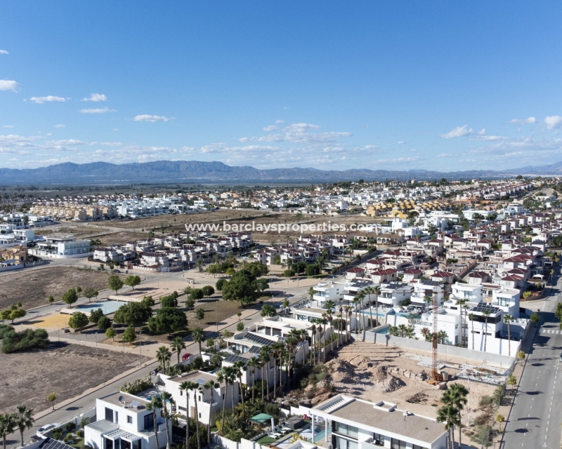 Wederverkoop - Quad - Urb. La Marina