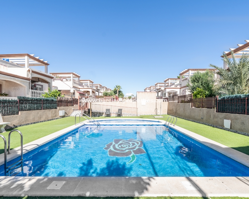 Wederverkoop - Quad - Urb. La Marina