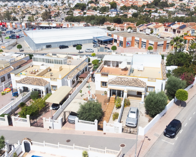 Wederverkoop - Quad - Urb. La Marina