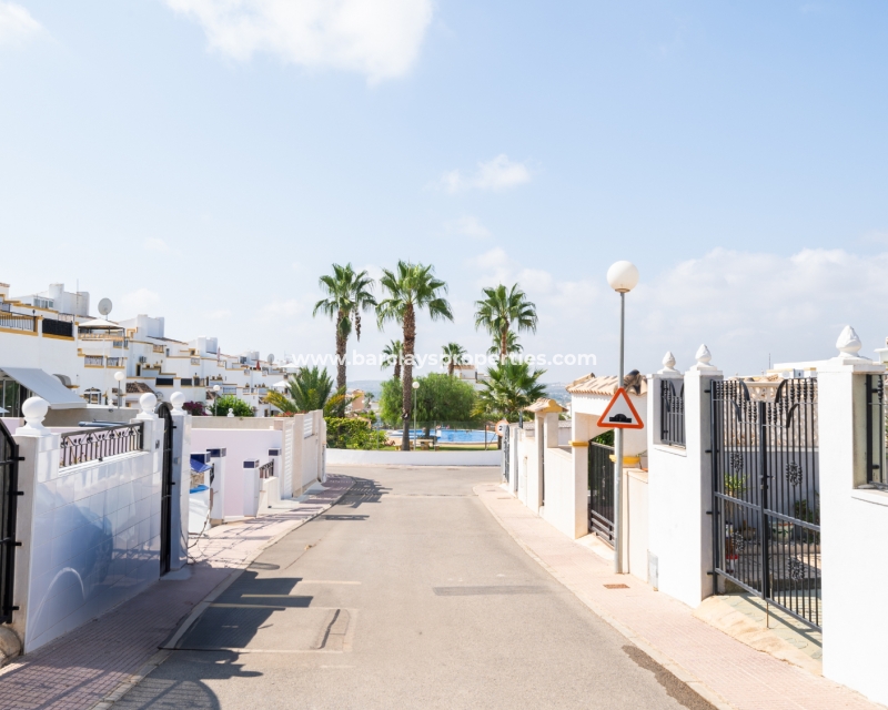 Wederverkoop - Quad - Urb. La Marina