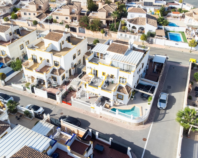 Wederverkoop - Quad - Urb. La Marina