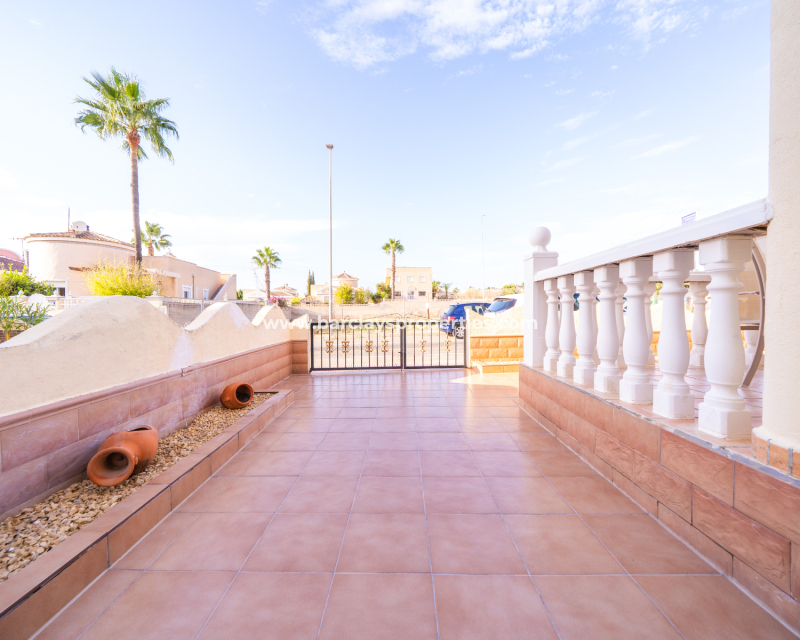 Wederverkoop - Quad - Urb. La Marina