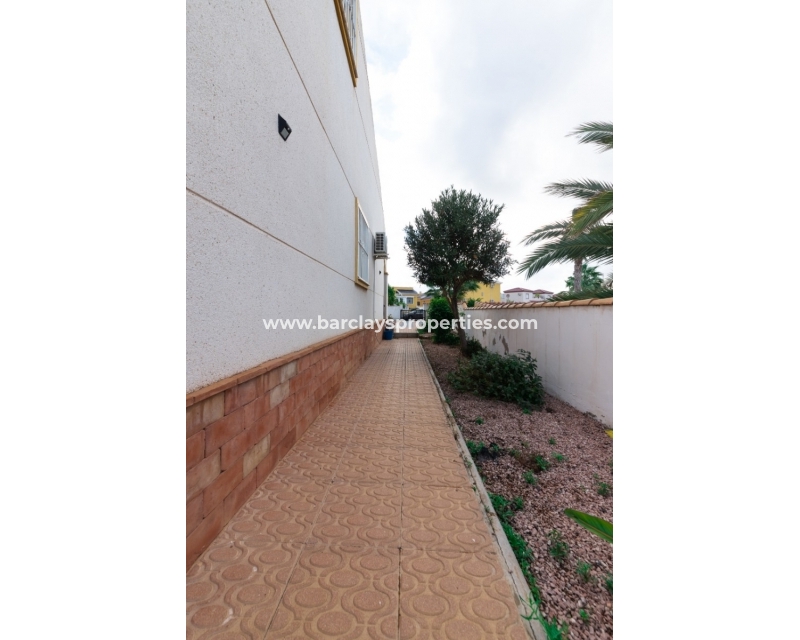 Wederverkoop - Rijhuis - Urb. La Marina