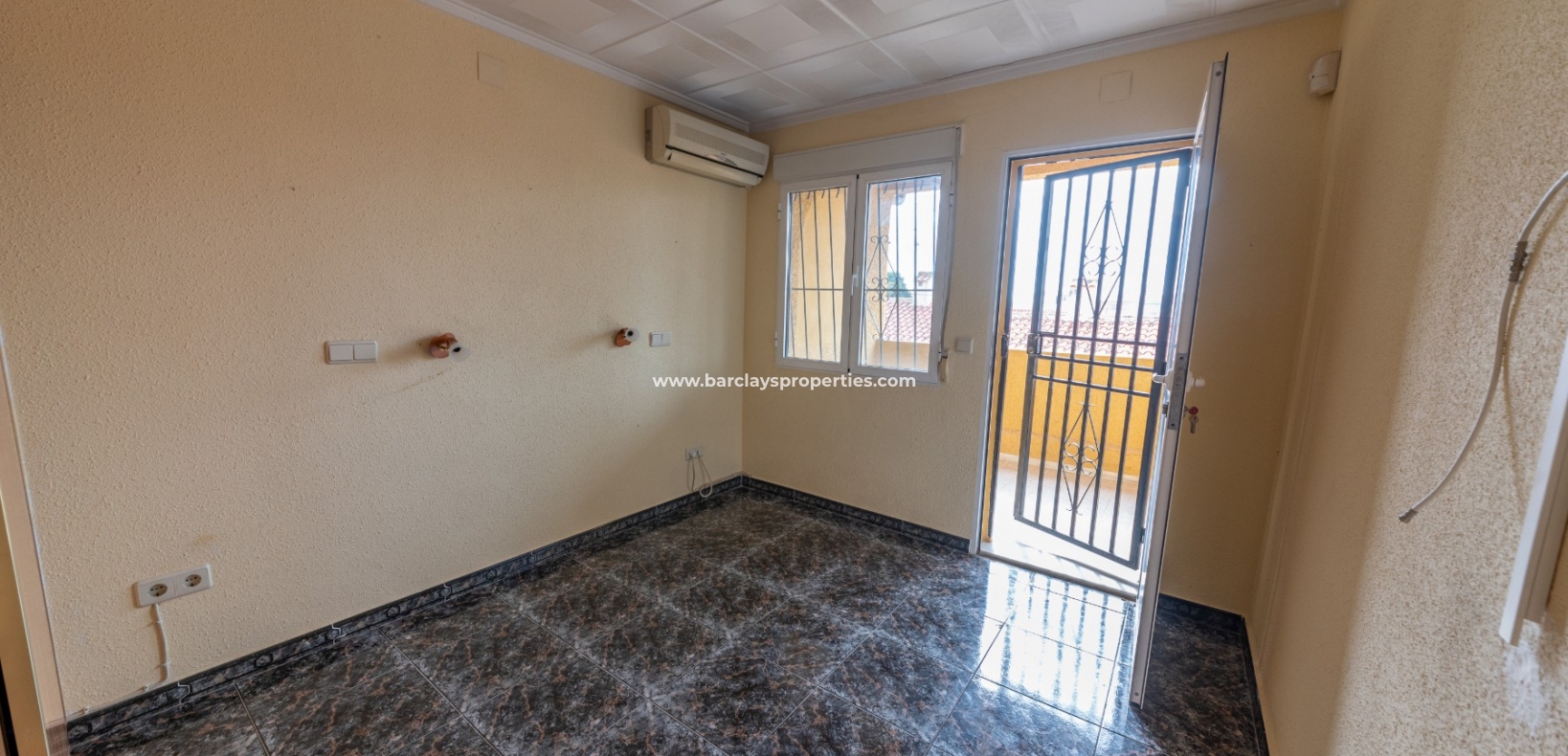 Wederverkoop - Rijhuis - Urb. La Marina