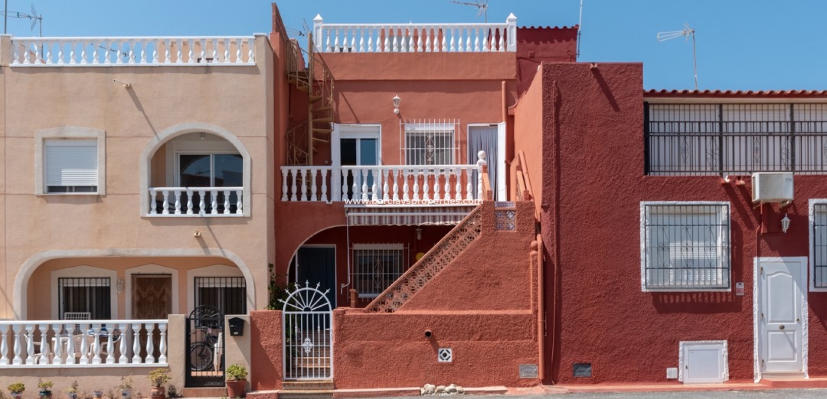 Wederverkoop - Rijhuis - Urb. La Marina