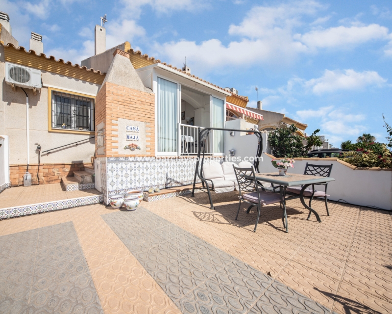 Wederverkoop - Rijhuis - Urb. La Marina