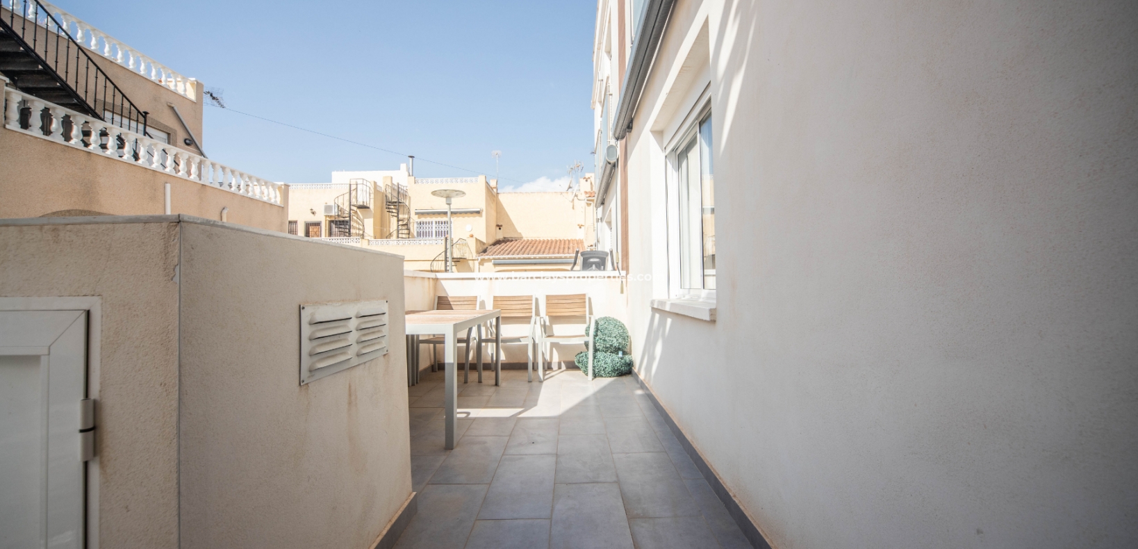 Wederverkoop - Rijhuis - Urb. La Marina