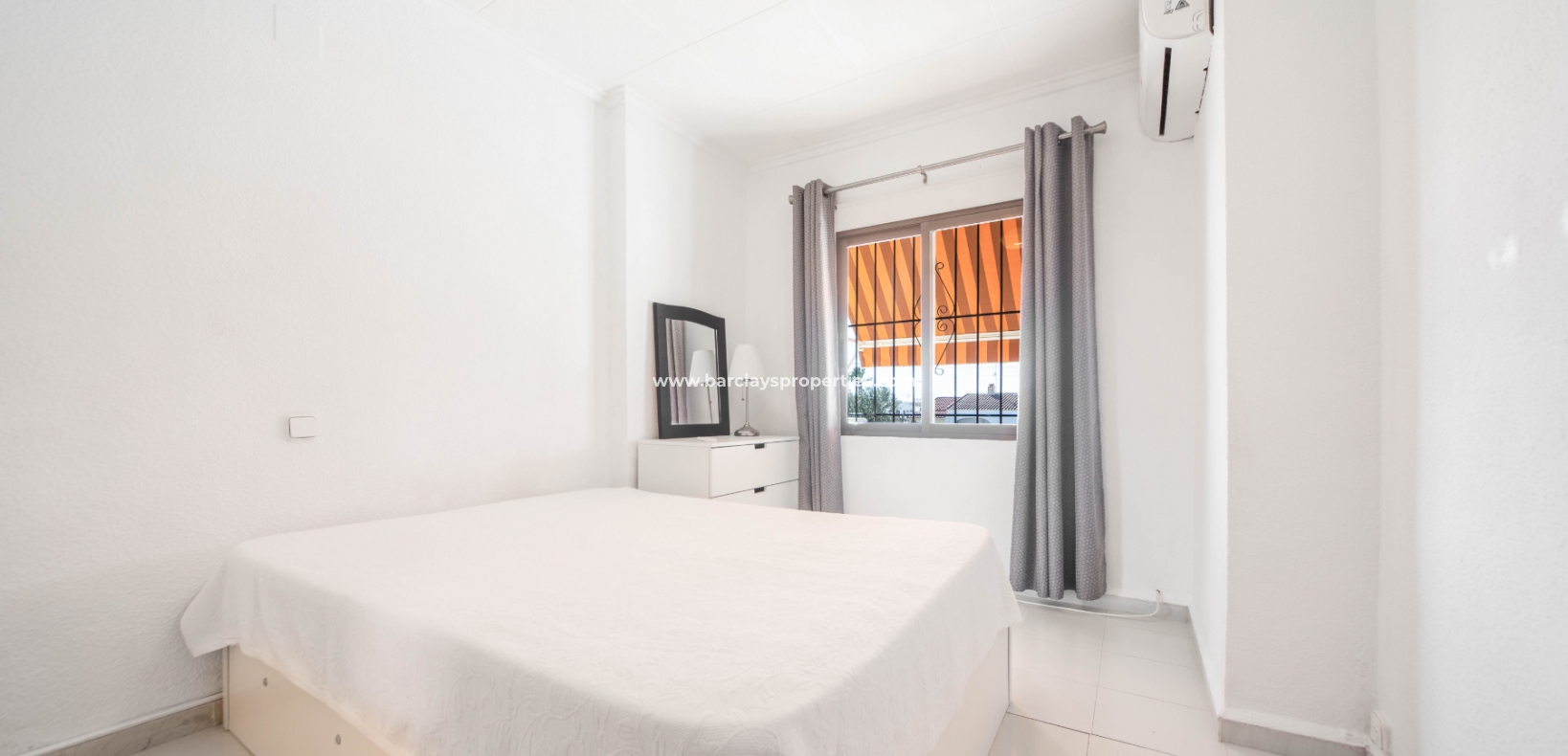 Wederverkoop - Rijhuis - Urb. La Marina