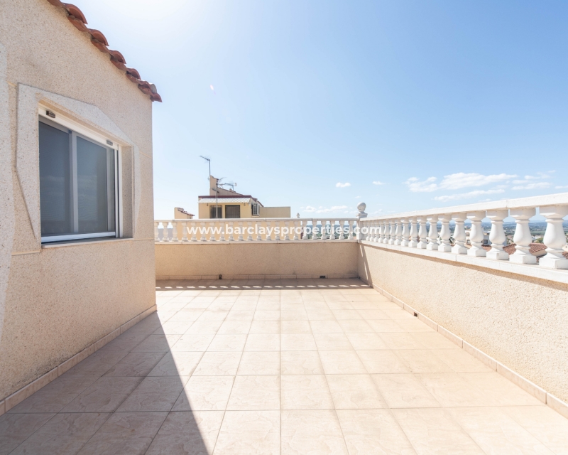 Wederverkoop - Rijhuis - Urb. La Marina