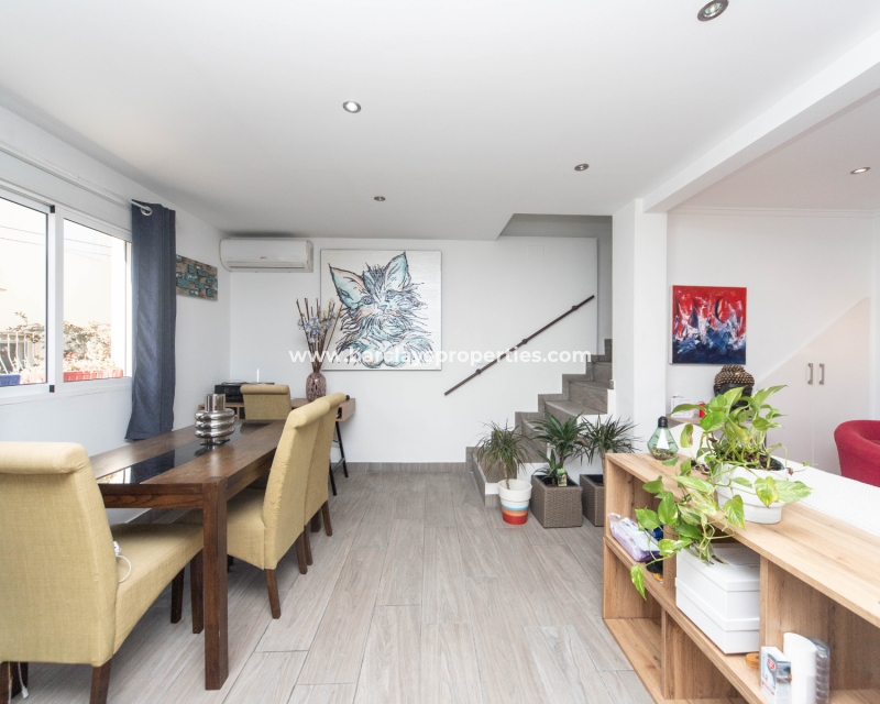 Wederverkoop - Rijhuis - Urb. La Marina