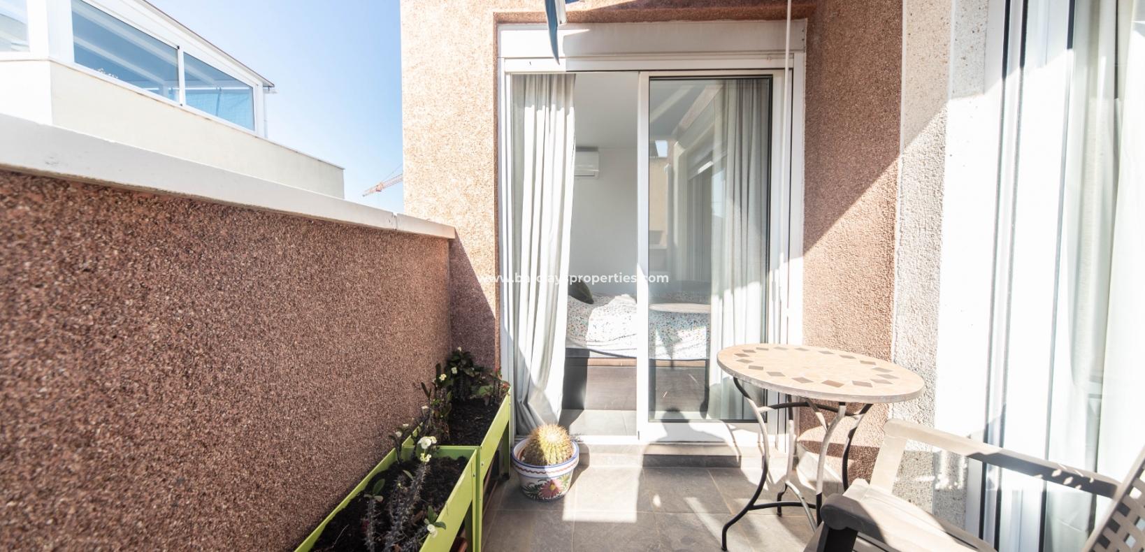 Wederverkoop - Rijhuis - Urb. La Marina